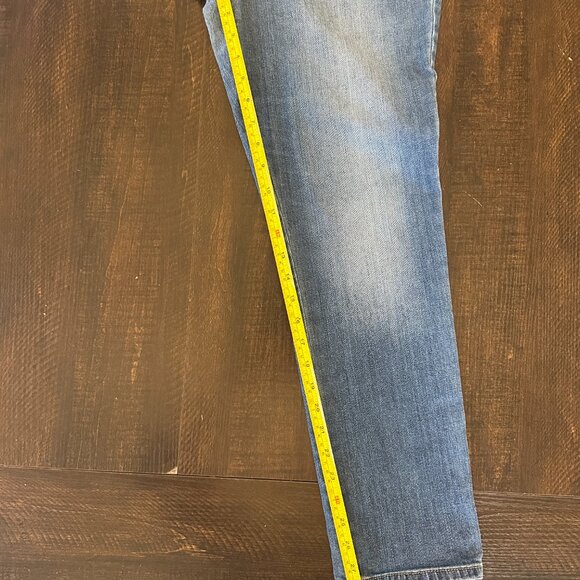 Liz Claiborne Medium Wash Boyfriend Skinny Jeans Size 10 - Picture 3 of 6